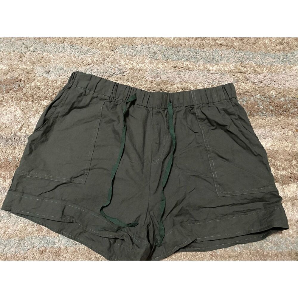 Boutique Olive Elastic Waist Shorts Size 2X NWOT